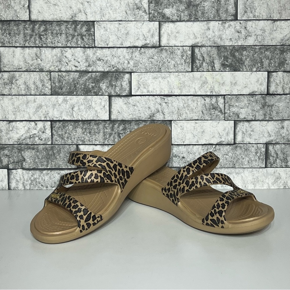 Crocs Womens 9 Leopard Print Women's Wedge Sandals - Picture 4 of 7